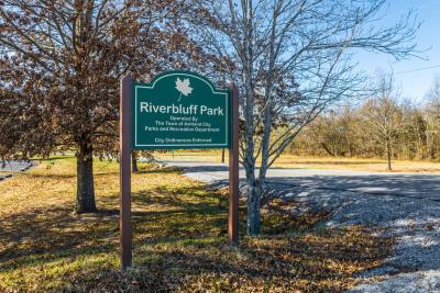 Welcome to Riverbluff Park